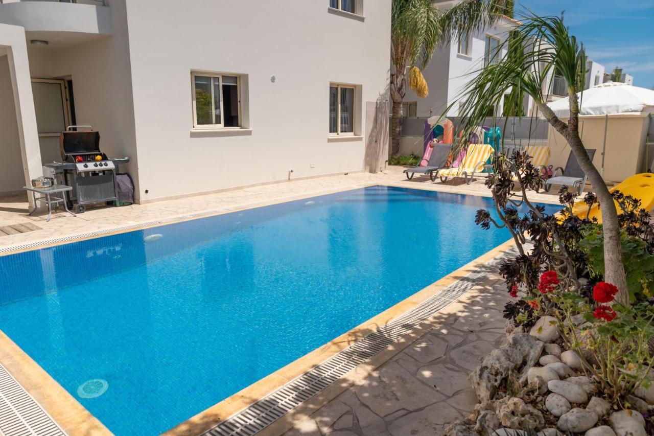 Palm Villa Ekaterina 4 Bdrm 帕拉利米尼 外观 照片