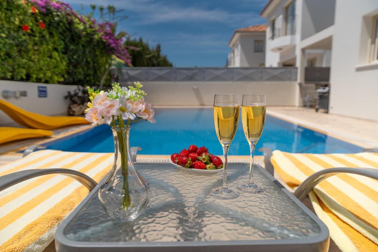 Palm Villa Ekaterina 4 Bdrm 帕拉利米尼 外观 照片
